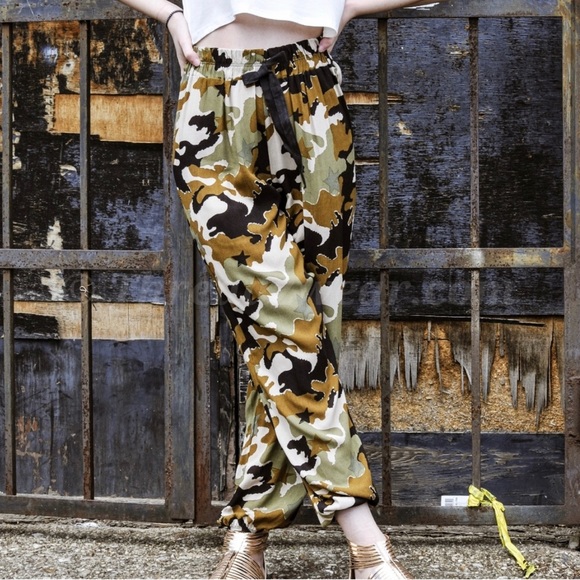 New! Paper bag Camo Joggers Made in the USA - Picture 2 of 3
